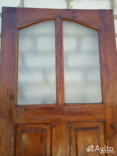 Дверь деревянная б/у
