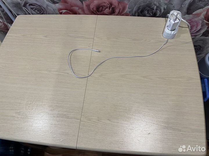 Кухонный стол