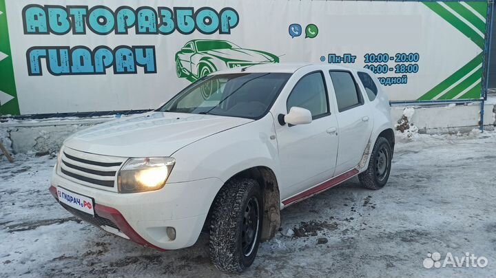 Ручка внутренняя потолочная Renault Duster 8200845