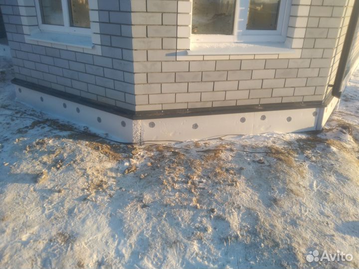 Утепление фундамента, отливы, забор под ключ