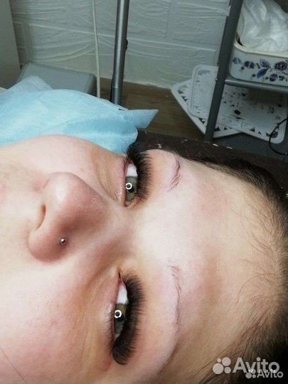 Наращивание ресниц на креслах реклайнерах