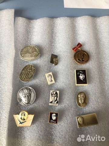 Значки Есенин