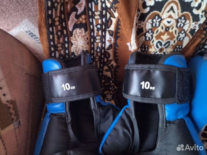 Боксерские перчатки 10 oz новые Рэй Спорт