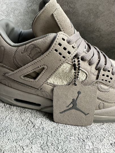 Кроссовки Nike Air Jordan 4 Kaws