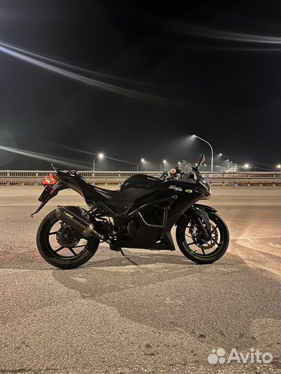 Продается мотоцикл Kawasaki Ninja 250 R