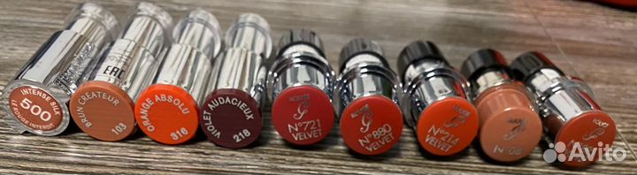 Помады для губ