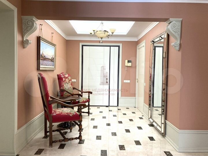 Коттедж 590 м² на участке 20 сот.