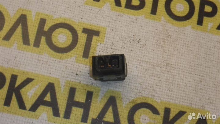 Кнопка стеклоподъемника Hyundai Getz 2002-2011