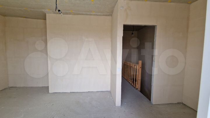 3-к. квартира, 81 м², 1/2 эт.