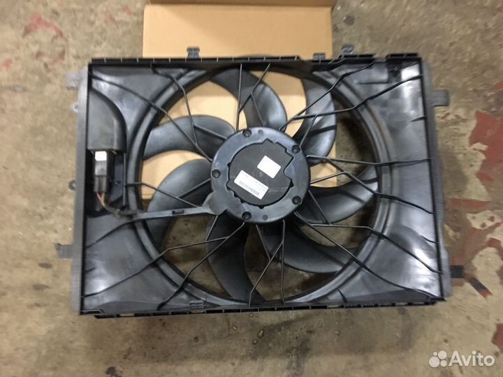 Вентилятор диффузор Mercedes E212 E207 C204