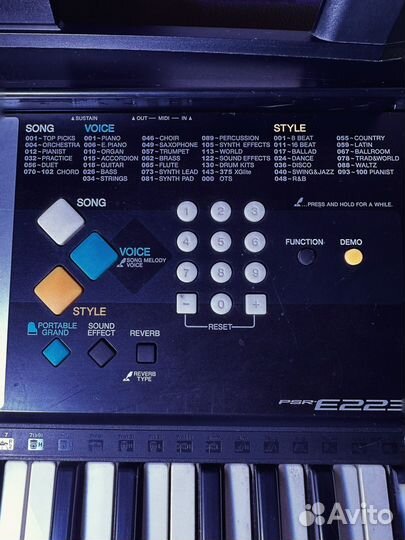 Синтезатор Yamaha PSR-E223