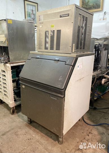 Льдогенератор с бункером