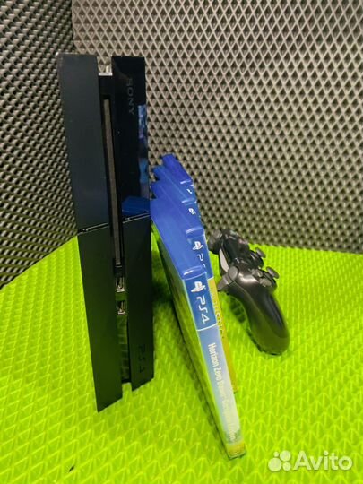 Sony Playstation 4 500Gb + 4 Диска