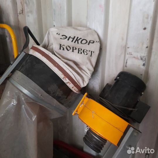 Промышленный пылесос 