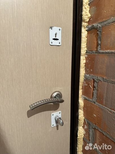 Дверь входная металлическая