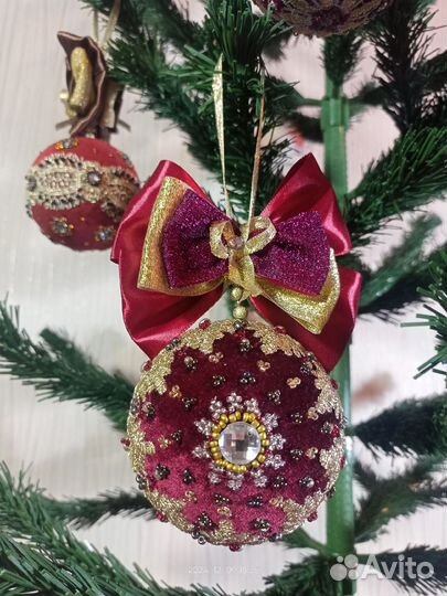 Новогодние игрушки на елку