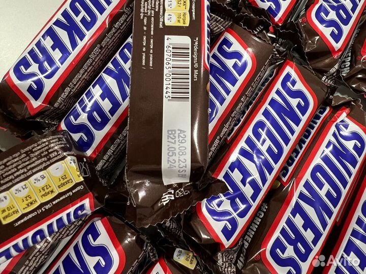 Сникерс батончик