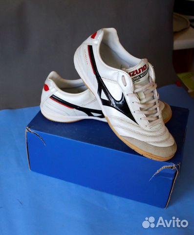 Mizuno indoor deals