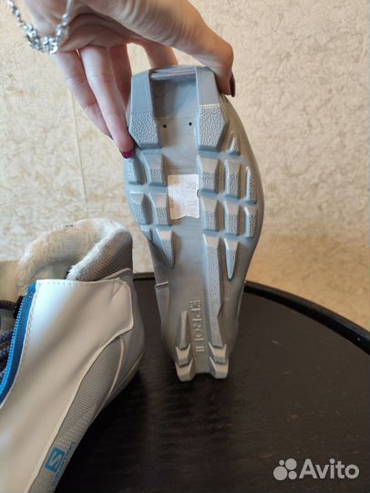 Лыжные ботинки