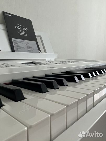 Цифровое пианино Yamaha DGX-660 WH