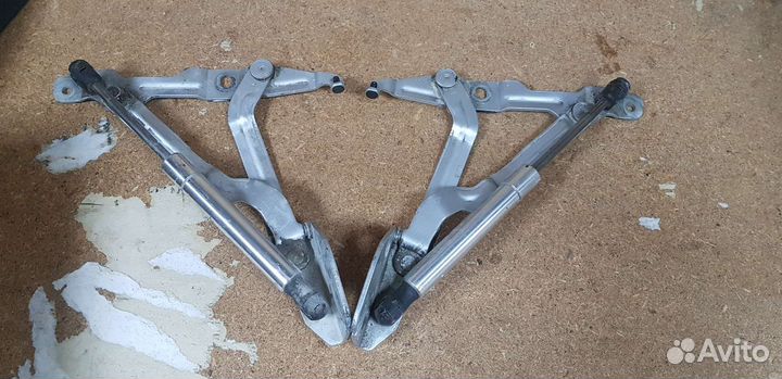 Петля крышки багажника Bora, Jetta