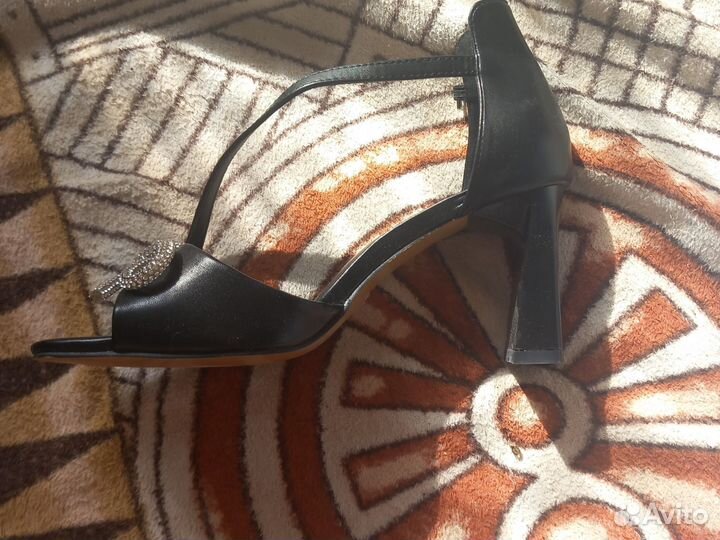 Сандалии женские 39 размер