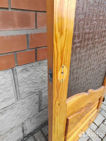 Дверь деревянная со стеклом