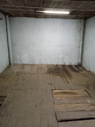 Гараж, > 30 м²