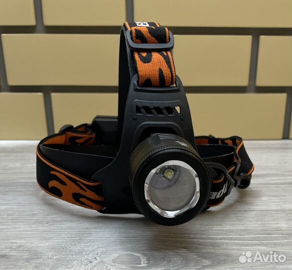 Мощьный налобный фонарь с двумя светодиодами