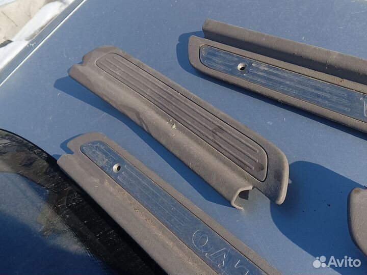 Внутренняя накладка порога volvo s40