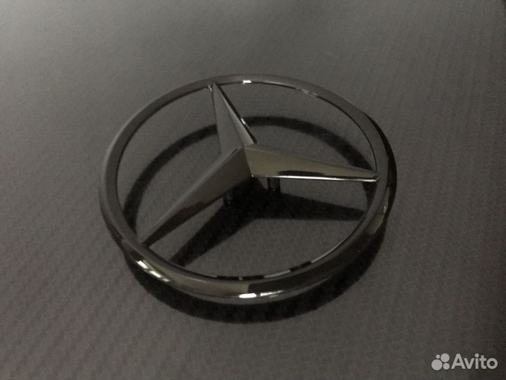 Эмблема на багажник Mercedes CLS W218 чёрная глянц