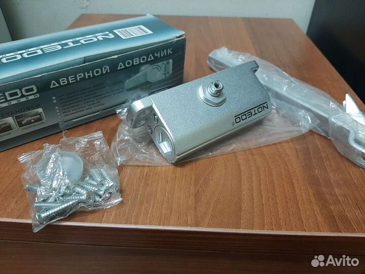 Доводчик на дверь