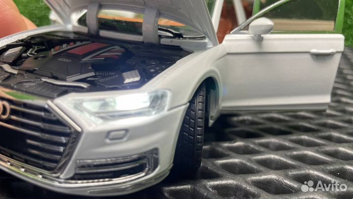Модель автомобиля Audi А8 металлическая