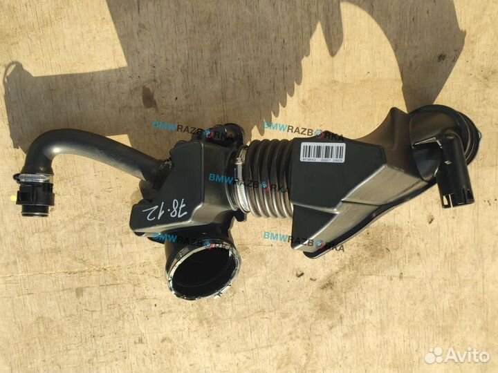 Патрубок чистого воздуха (к турбине) BMW 4 8573994