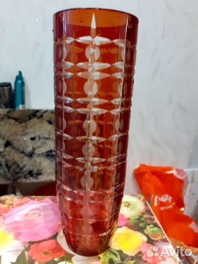 Ваза хрустальная СССР цвета бордо высота 28 см