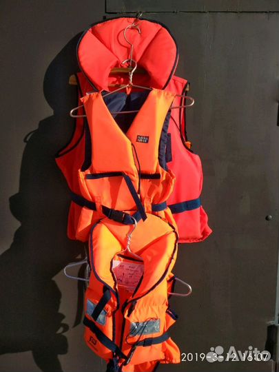 Жилеты спасательные