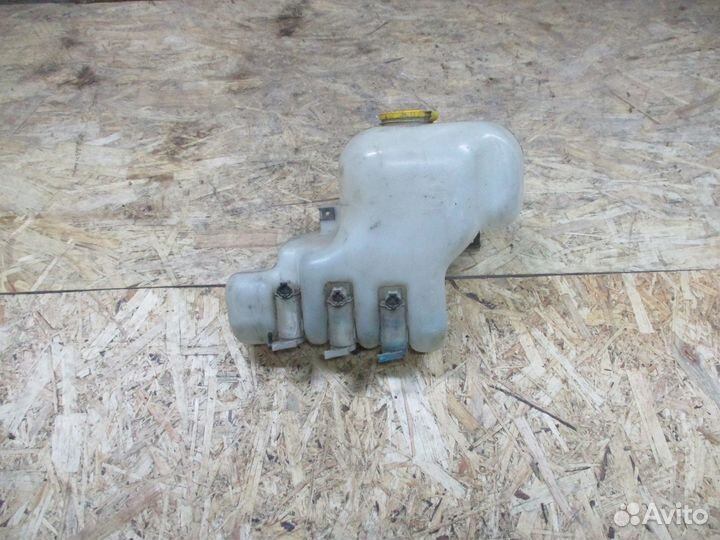 Бачок омывателя Ниссан Патрол Y 61