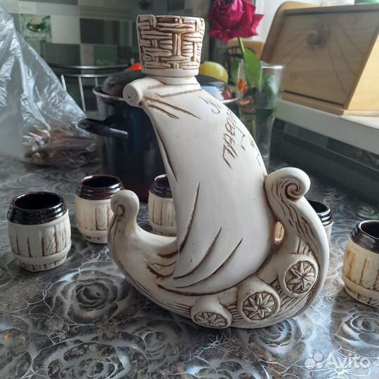 Глиняный кувшин