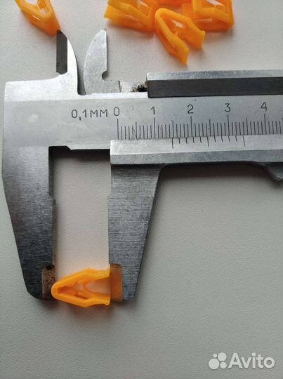 Клипсы пластиковые