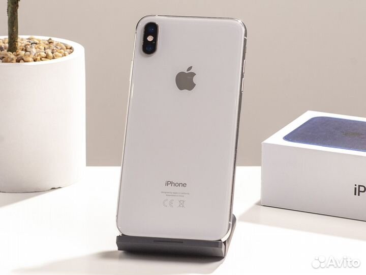 iPhone Xs, 64 ГБ