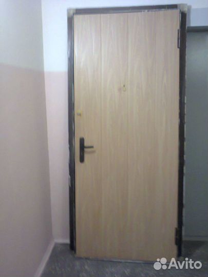 Продам входную дверь в квартиру: г. Красноярск