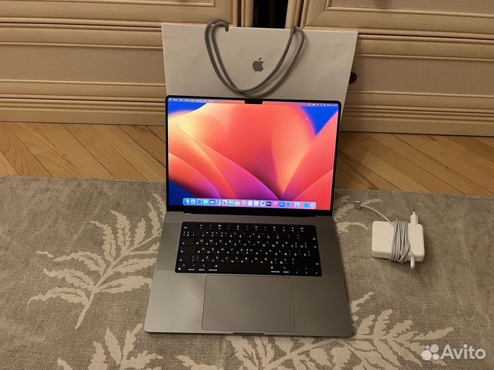 MacBook Pro 16 M1 Max 32Gb 1Tb Ростест