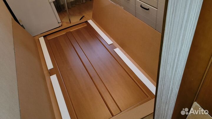 Дверь межкомнатная деревянная 900, новая в коробке