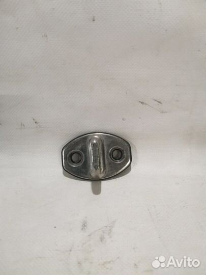 Замок багажника ответная часть Seat Ibiza\St купе