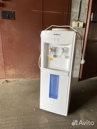 Кулер для воды HotFrost V118