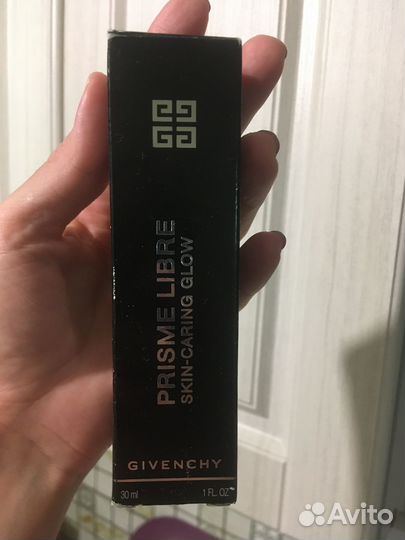 Тональный крем Givenchy Prisme Libre