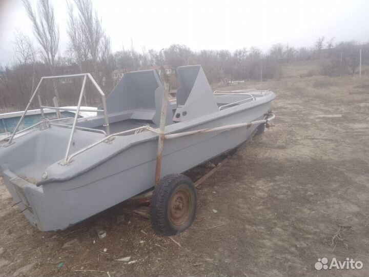 Лодка тунец