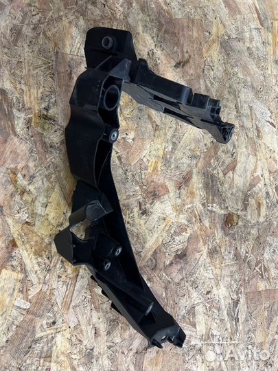 Кронштейн фары Audi A4 Iv B8 cdnb 2012