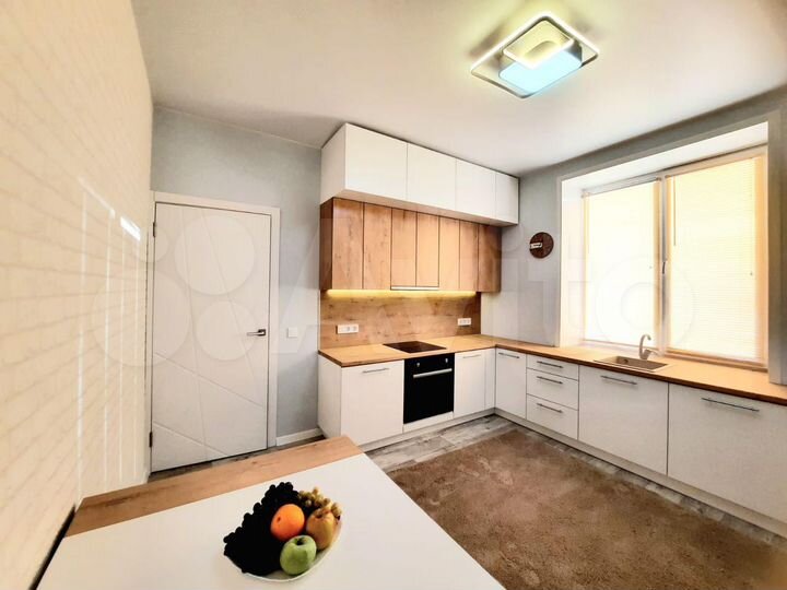 2-к. квартира, 60 м², 1/4 эт.