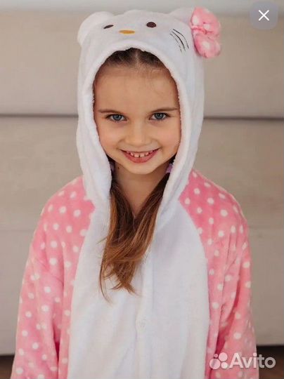 Кигуруми Ночной Кот и кошка Хелло Китти разные